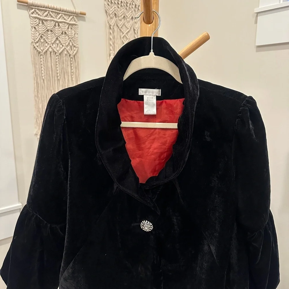 Worthington Black Velvet Cropped Jacket Ruffle Collar Jewel Button Medium